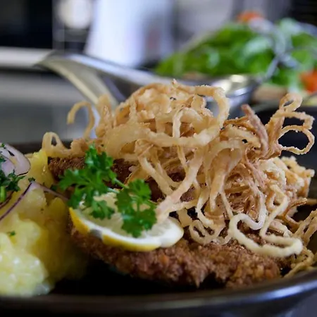 Bischofshof Braustuben 호텔 3*