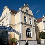 Hotel Bischofshof Braustuben 3*